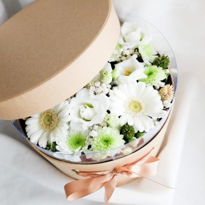 Box Saint Valentin fleurs séchées et fleurs fraiches