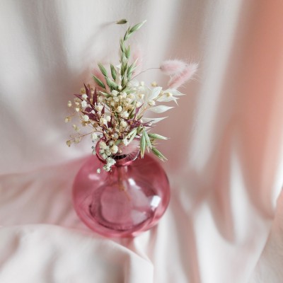 Bouquet de fleurs séchées et son vase en verre