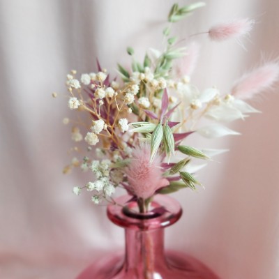 Bouquet de fleurs séchées et son vase en verre