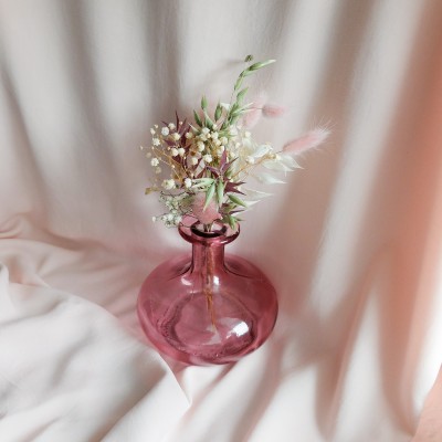 Bouquet de fleurs séchées et son vase en verre
