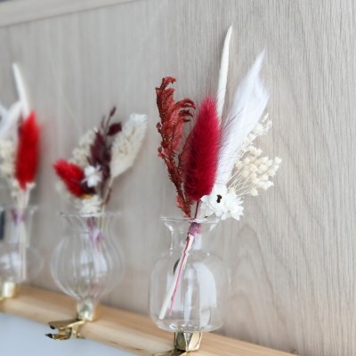 Lot de 3 mini bouquets dans leur vase à accrocher