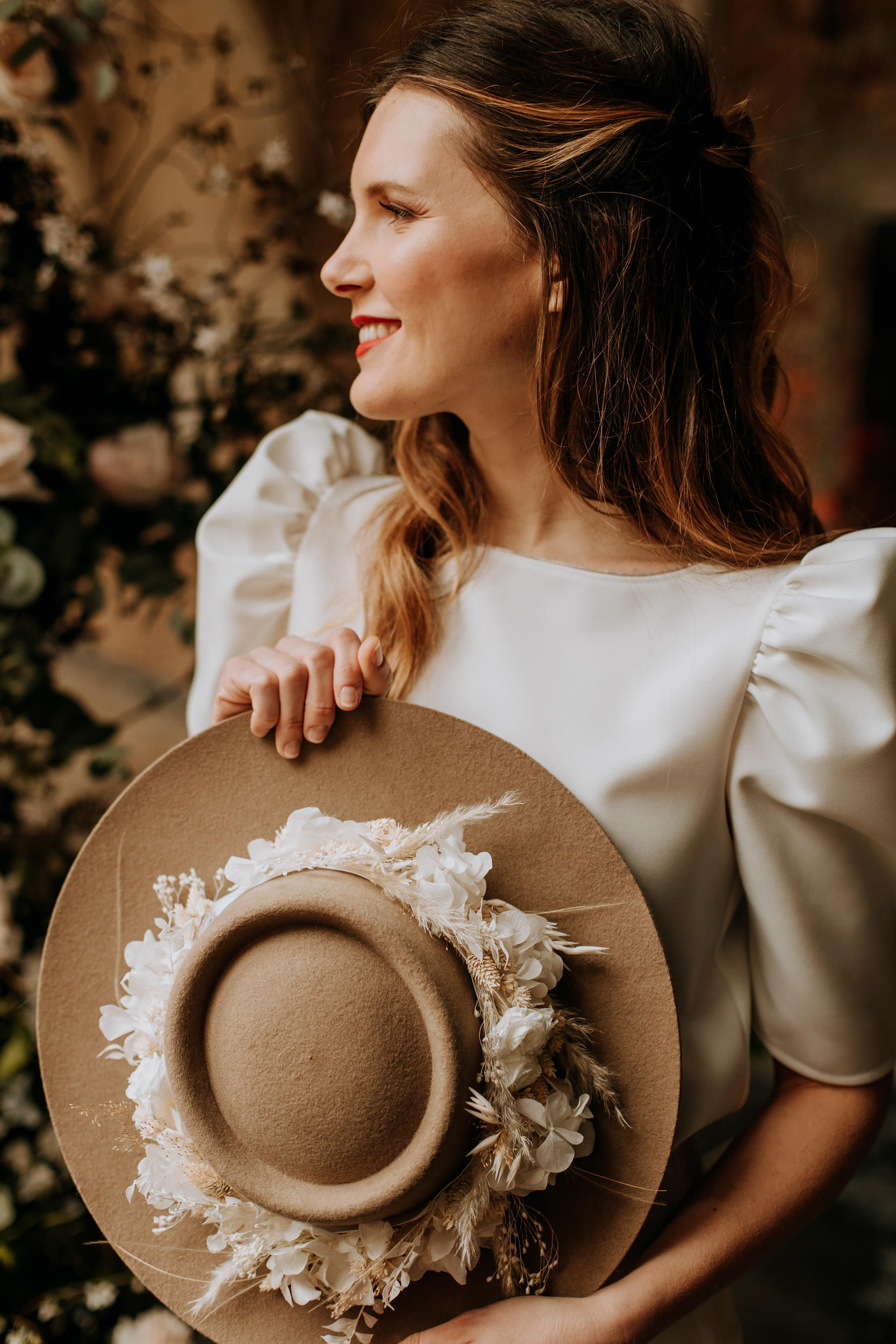 Chapeau fleuri shooting Se Casan et Maïté Bailleul