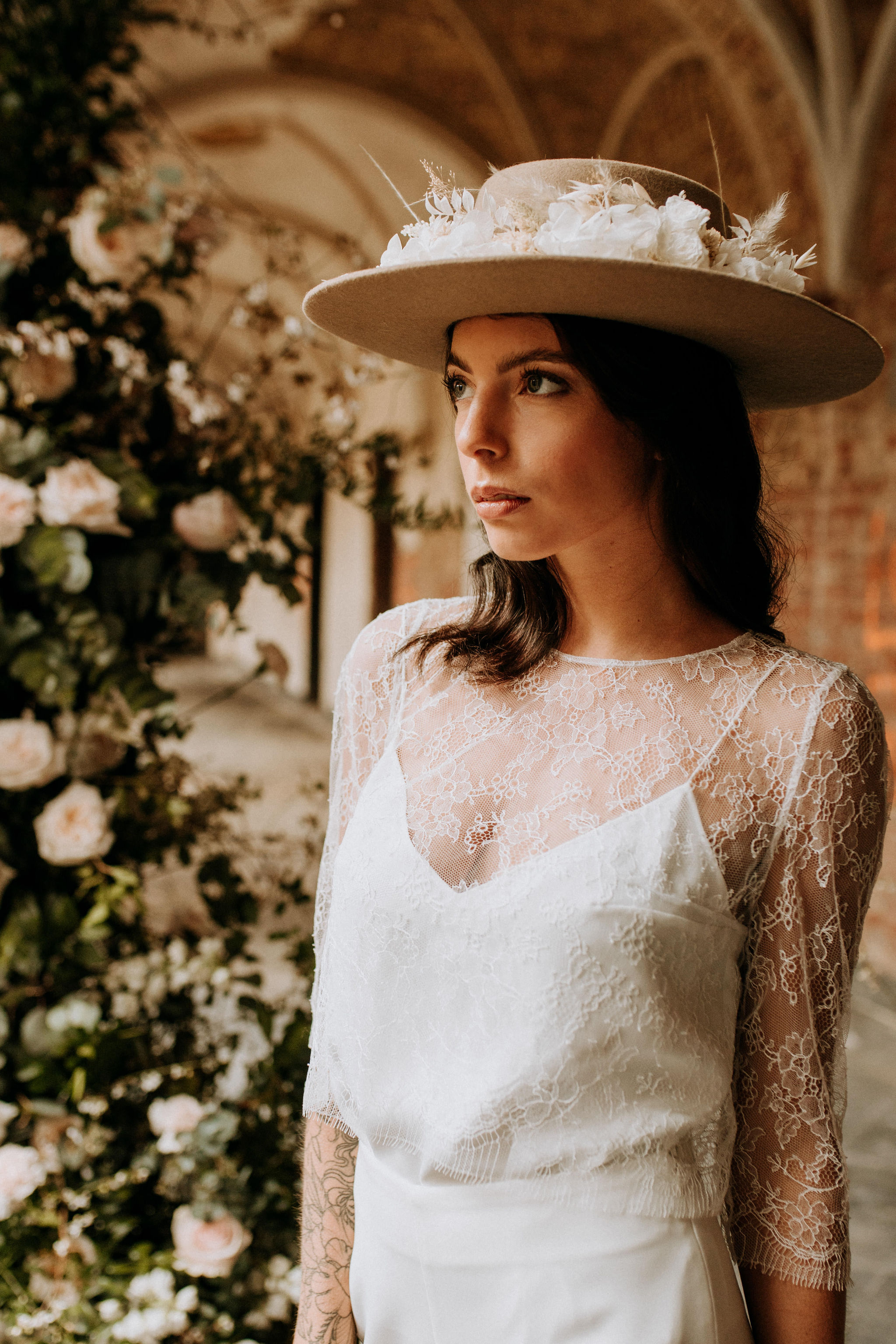 Chapeau fleuri shooting Se Casan et Maïté Bailleul